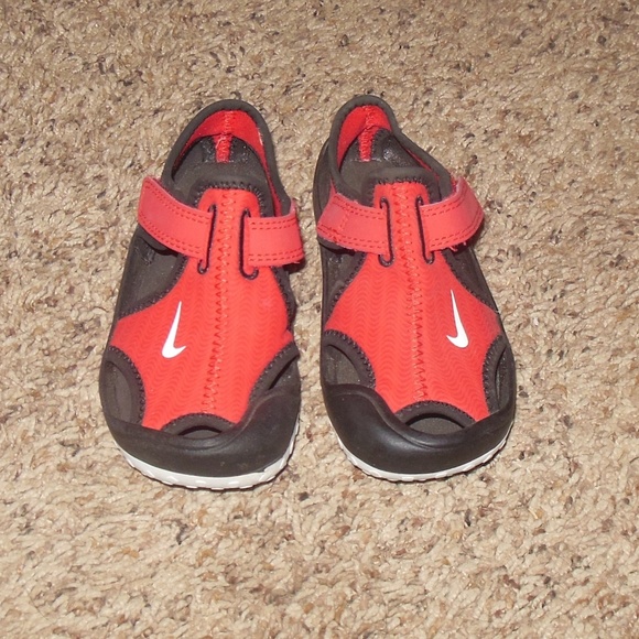 nike sandals 9c
